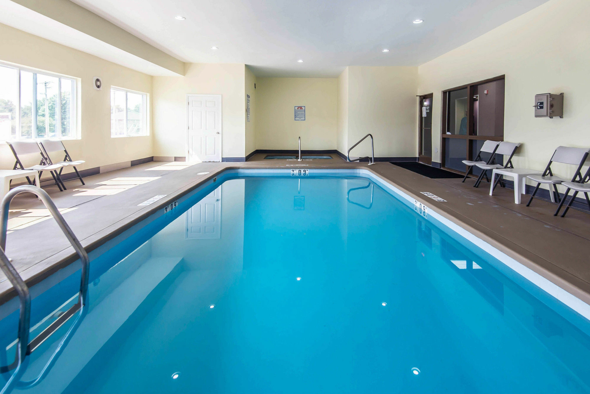 Surestay Plus Hotel By Best Western Blue Springs Ngoại thất bức ảnh